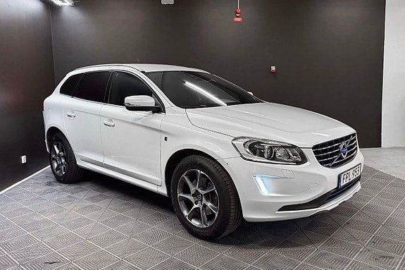 Volvo XC60 3 of 5