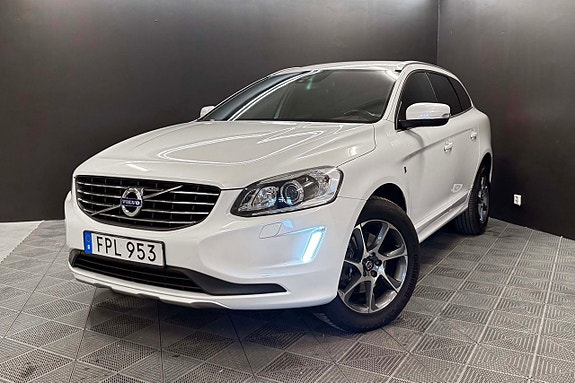 Volvo XC60 2 of 5