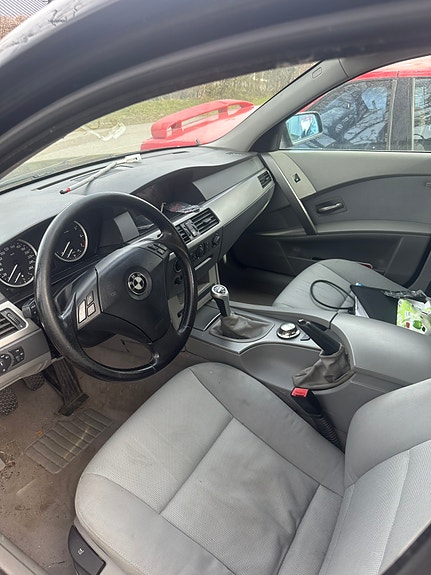 BMW 520i 4 of 4