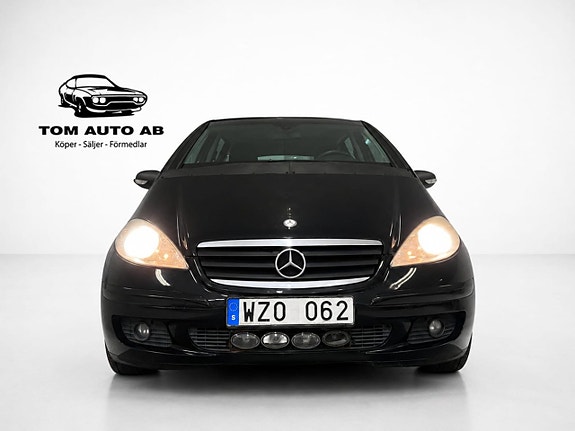 Mercedes-Benz A160 2 of 21