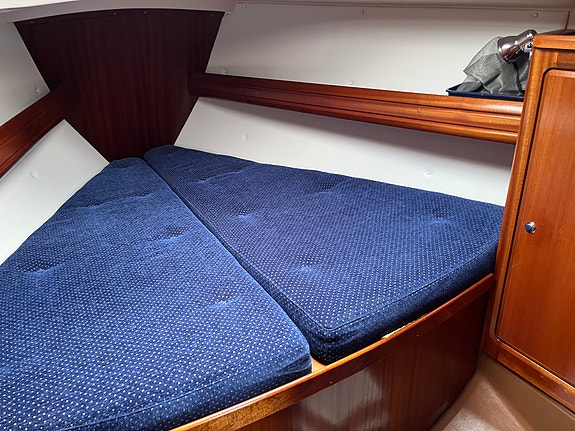 Bavaria 37, tre kabiner 5 of 11