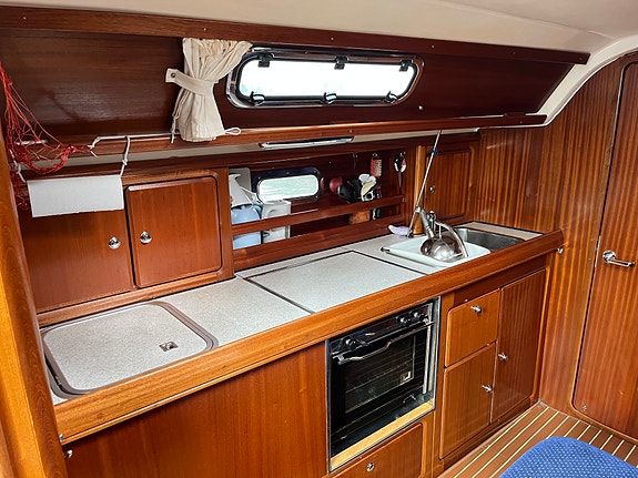 Bavaria 37, tre kabiner 4 of 11