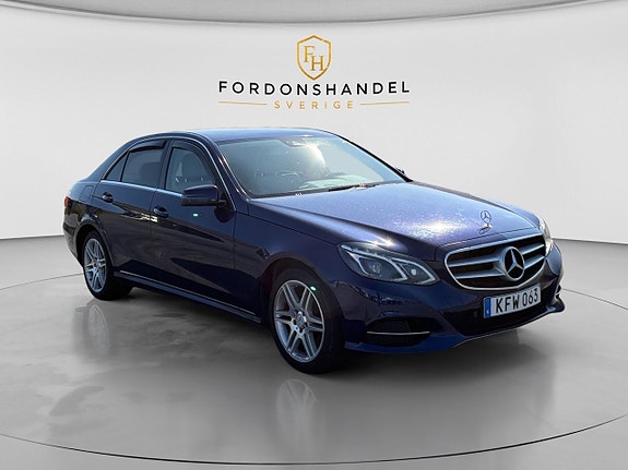 Mercedes-Benz E250 3 of 5