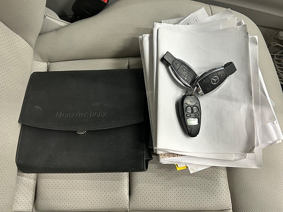 Mercedes-Benz E250 15 of 15