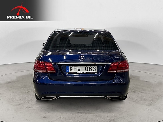 Mercedes-Benz E250 4 of 5