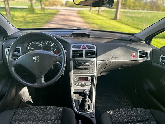 Peugeot 307 9 of 15
