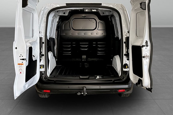 Ford Transit Courier 7 of 8