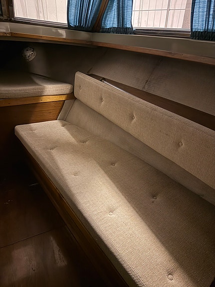 Coronet 32 Oceanfarer Wing 7 of 14