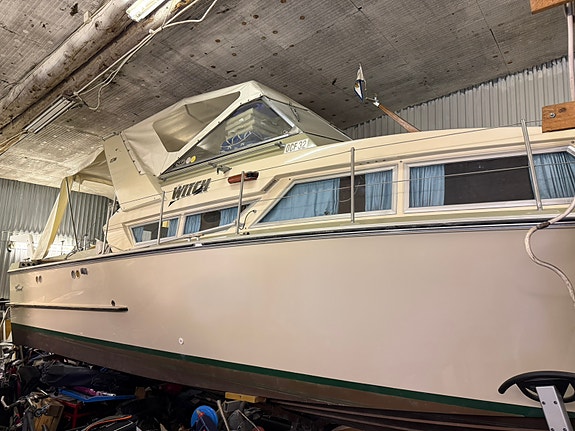 Coronet 32 Oceanfarer Wing 13 of 14