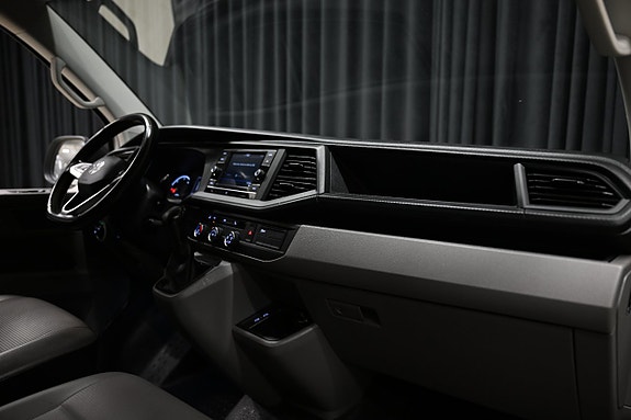 Volkswagen Transporter 26 of 29