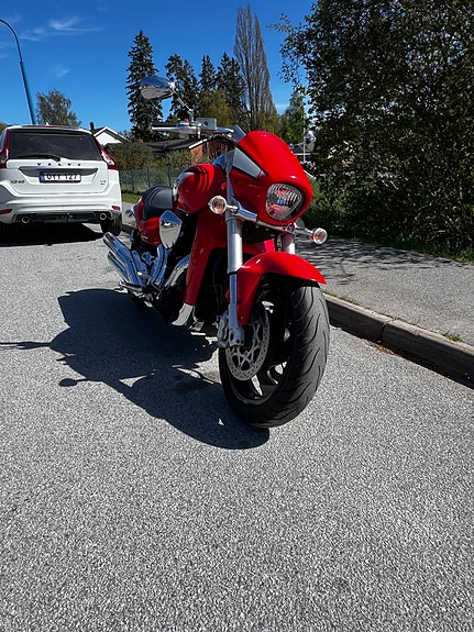 Suzuki VZR1800 Intruder 9 of 10