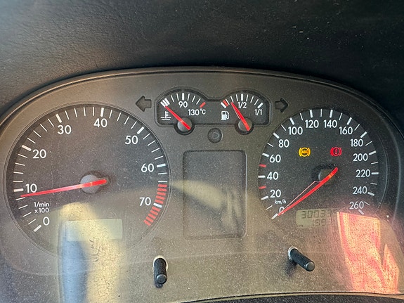 Volkswagen Golf IV 2 of 3