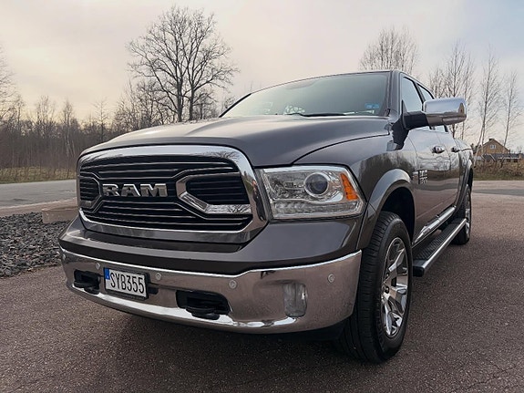 Dodge RAM 1500 2 of 5