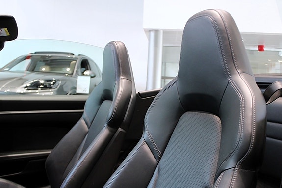 Porsche 911 4 of 5