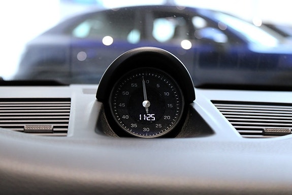 Porsche 911 15 of 18