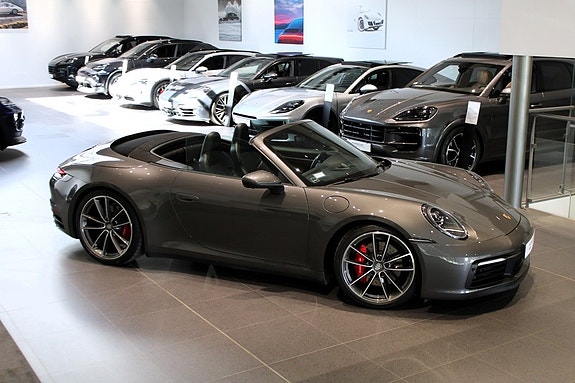 Porsche 911 7 of 18