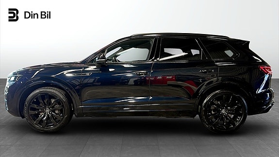 Volkswagen Touareg 2 of 5
