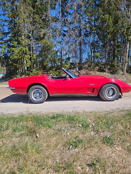 Chevrolet Corvette 2 of 5