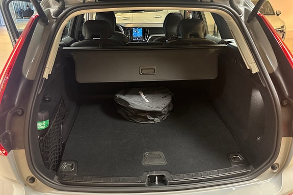 Volvo XC60 13 of 14