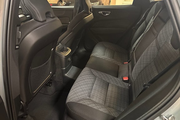 Volvo XC60 12 of 14
