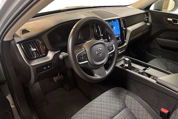 Volvo XC60 8 of 14