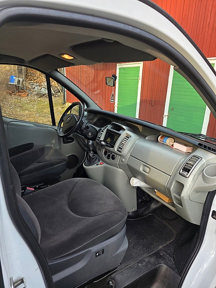 Opel Vivaro 2 of 5