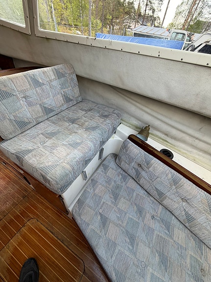 Striker 8000 Touring inombords diesel 1159h mercruiser 10 of 14
