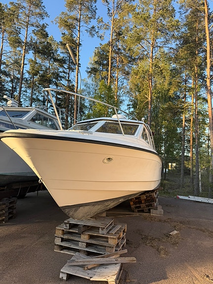 Striker 8000 Touring inombords diesel 1159h mercruiser 2 of 14