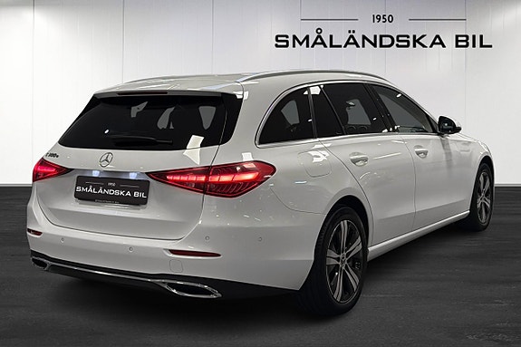Mercedes-Benz C300 4 of 5