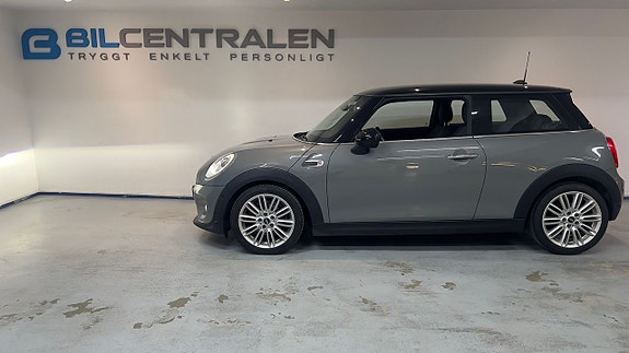MINI Cooper 7 of 17