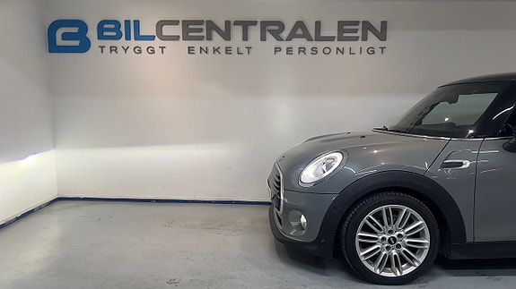 MINI Cooper 6 of 17