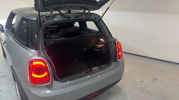 MINI Cooper 8 of 17
