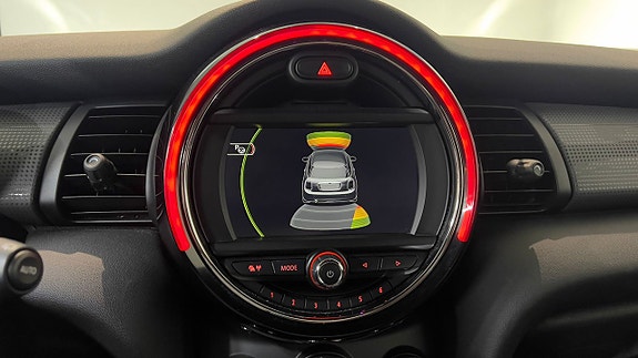 MINI Cooper 13 of 17