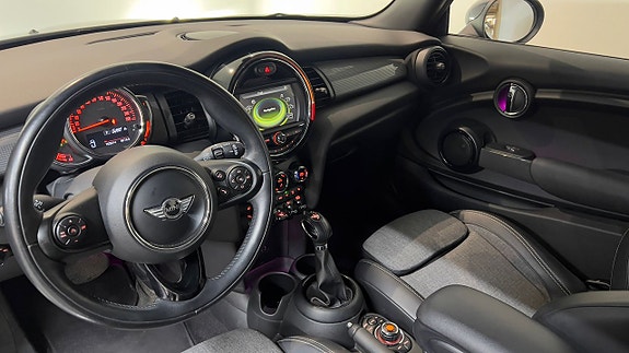 MINI Cooper 12 of 17