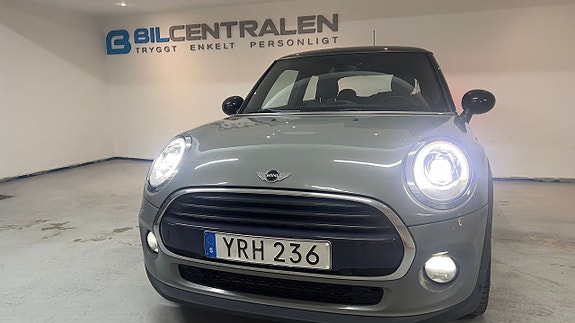 MINI Cooper 3 of 5