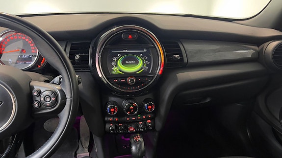 MINI Cooper 14 of 17