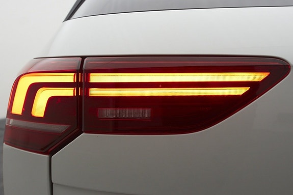 Volkswagen Golf VIII 15 of 17