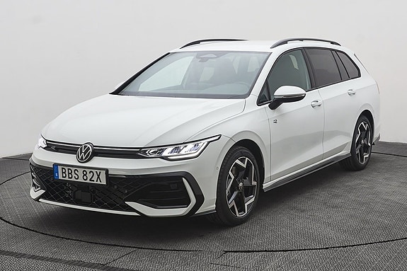 Volkswagen Golf VIII 2 of 17