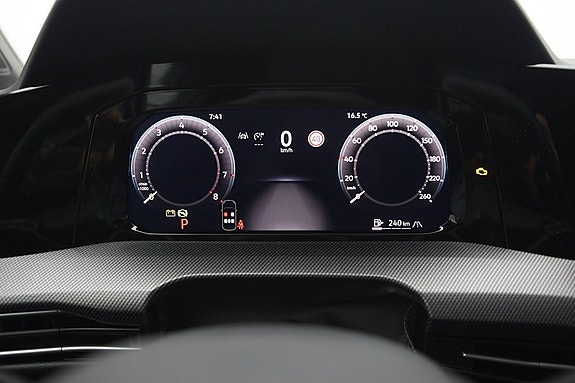 Volkswagen Golf VIII 6 of 17