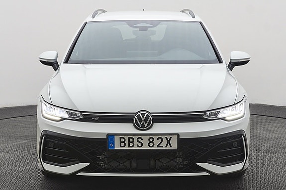 Volkswagen Golf VIII 3 of 17