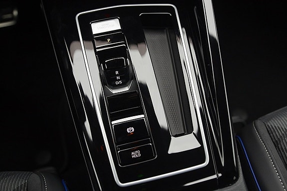 Volkswagen Golf VIII 10 of 17