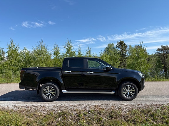 Isuzu D-max 8 of 25