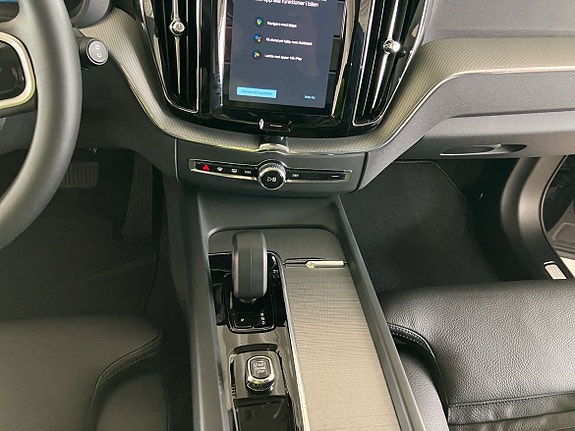 Volvo XC60 13 of 16