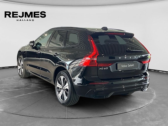 Volvo XC60 2 of 16