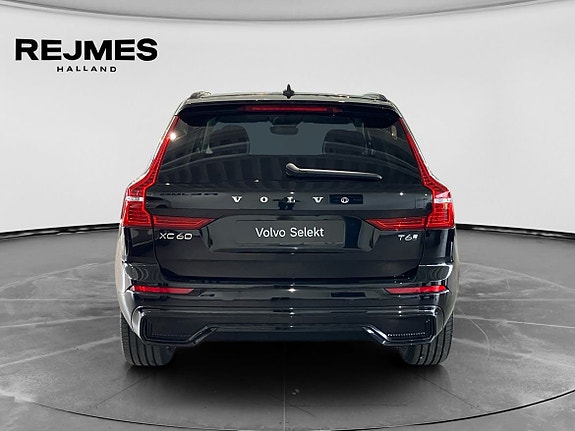 Volvo XC60 8 of 16