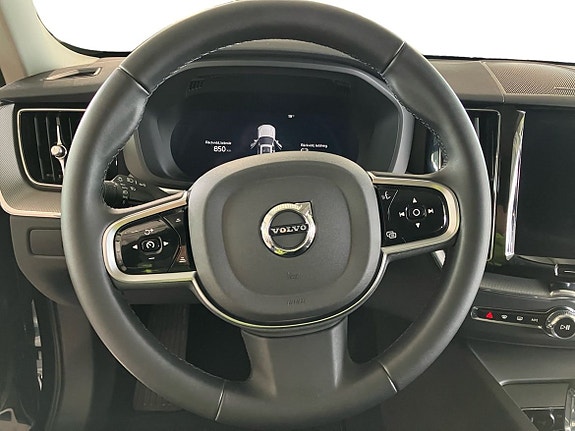Volvo XC60 11 of 16
