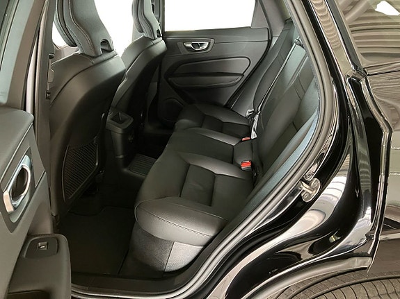 Volvo XC60 7 of 16