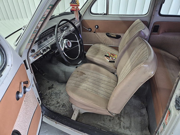 Volvo PV 9 of 17