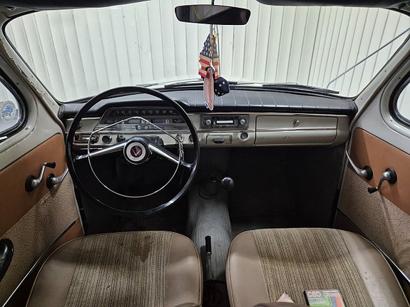Volvo PV 10 of 17