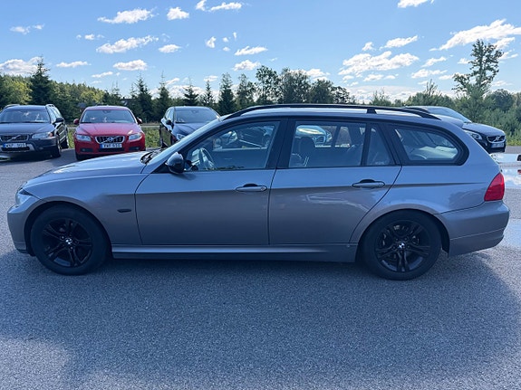 BMW 320d 2 of 5
